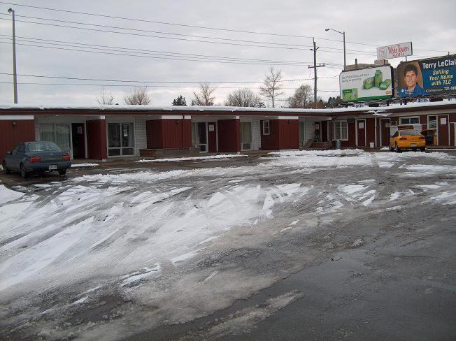 Barrie Motel Luaran gambar